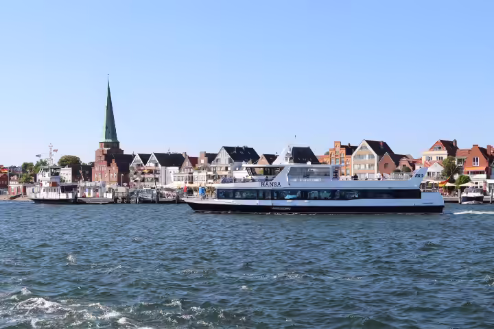 Travemünde Hafenrundfahrt Boote