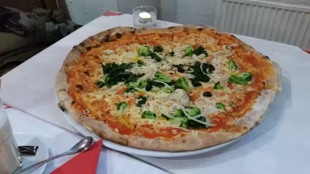 Buon Giorno Hamburg Pizza dünner Boden